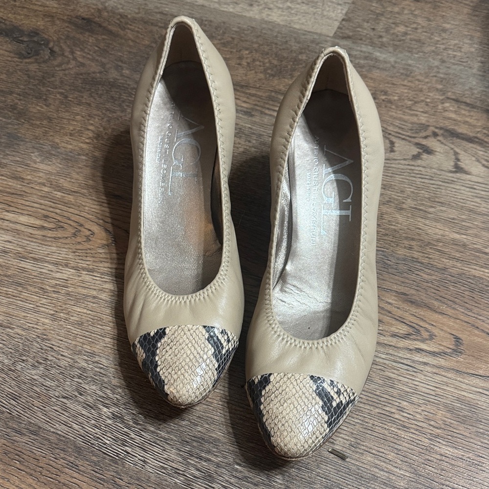 AGL Beige Leather Heels with Snakeskin Accent